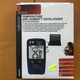 Temperature and humidity data logger dem105