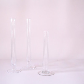 Kolonos formos skaidraus stiklo vazelės (Vv- 25)